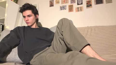 Mark online show from November 22, 2025, 2:27 pm