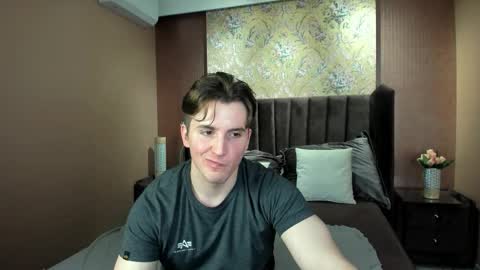 Mark online show from November 14, 2025, 9:30 am