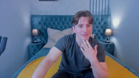 Snapshot of mark_yeti chatting on November 18, 2025, 12:53 pm Mark online show from November 18, 2025, 12:53 pm