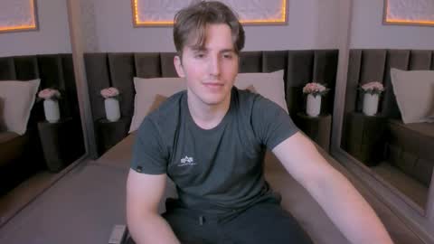 Snapshot of mark_yeti chatting on November 24, 2025, 7:08 am Mark online show from November 24, 2025, 7:08 am