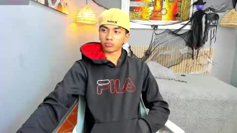 Snapshot of markbowie chatting on October 29, 2025, 11:45 am markbowie online show from October 29, 2025, 11:45 am