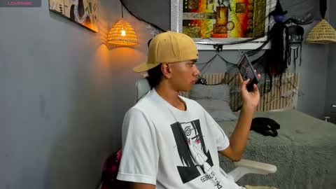 Snapshot of markbowie chatting on November 1, 2025, 3:25 pm markbowie online show from November 1, 2025, 3:25 pm