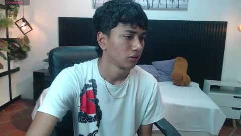 Snapshot of markbowie chatting on November 29, 2025, 12:08 pm markbowie online show from November 29, 2025, 12:08 pm