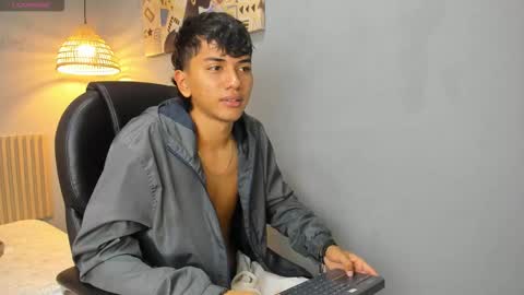 Snapshot of markbowie chatting on February 4, 2026, 2:23 pm markbowie online show from February 4, 2026, 2:23 pm