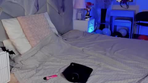 Snapshot of markglover chatting on October 26, 2025, 10:21 am Mark online show from October 26, 2025, 10:21 am