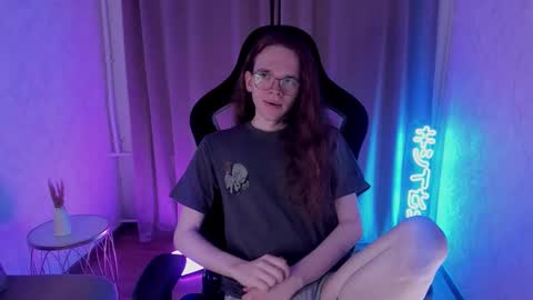 Snapshot of markglover chatting on December 3, 2025, 10:13 am Mark online show from December 3, 2025, 10:13 am