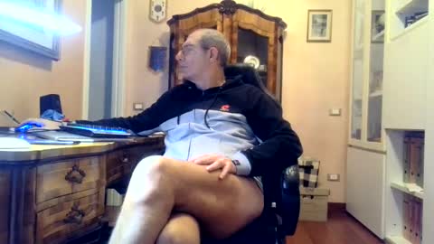 markmarkmark00 online show from December 19, 2024, 8:23 am