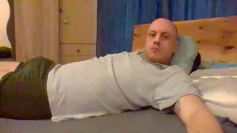 markus_7 online show from November 9, 2025, 2:48 pm