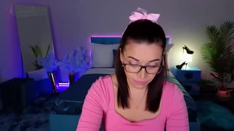 Snapshot of marladewis chatting on December 21, 2025, 2:13 pm MarlaDewis online show from December 21, 2025, 2:13 pm