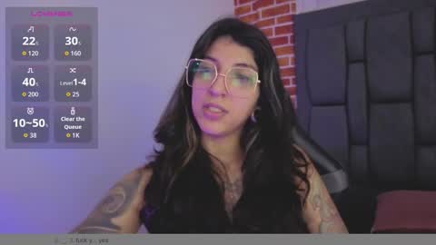 Snapshot of marllena chatting on November 5, 2025, 1:22 pm mar online show from November 5, 2025, 1:22 pm