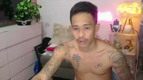 marlmoreno10 online show from April 12, 2026, 6:29 am