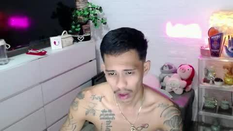 marlmoreno10 online show from July 8, 2026, 12:48 am