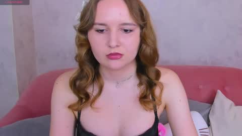 Snapshot of marlyn_owen chatting on May 2, 2026, 1:21 am Emmaa online show from May 2, 2026, 1:21 am