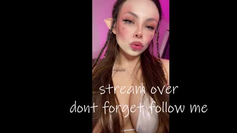 Snapshot of marniemercury322 chatting on December 21, 2024, 6:12 pm ANGIE online show from December 21, 2024, 6:12 pm