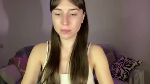 Snapshot of maroonaaa chatting on October 19, 2025, 3:23 pm Mary online show from October 19, 2025, 3:23 pm