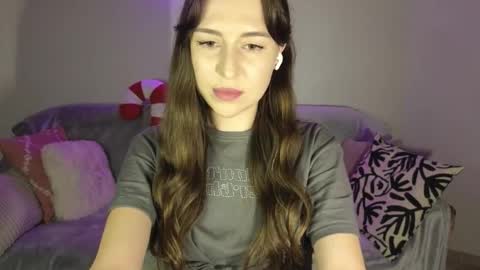 Snapshot of maroonaaa chatting on November 29, 2025, 5:38 pm Mary online show from November 29, 2025, 5:38 pm