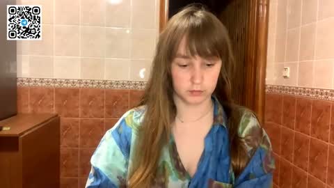 Snapshot of maroonmoon_ chatting on October 12, 2025, 7:35 pm Miriam online show from October 12, 2025, 7:35 pm