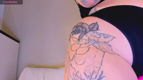 Mari online show from October 3, 2025, 4:20 am