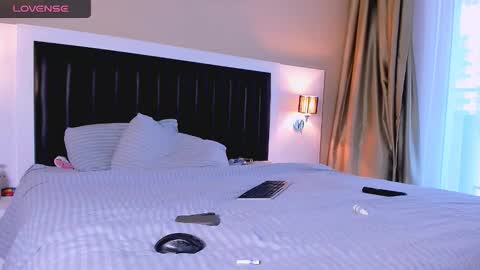 Mari online show from November 11, 2025, 6:13 am