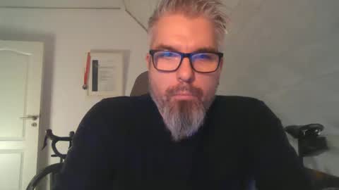 marriedcock1980 online show from December 11, 2024, 3:37 pm