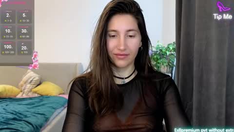 marrycolins online show from October 23, 2025, 4:45 am