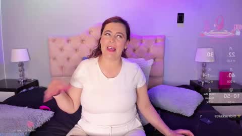 Snapshot of marthina_cnc chatting on September 22, 2025, 8:00 pm Marthina online show from September 22, 2025, 8:00 pm