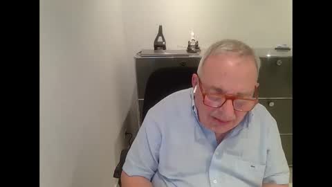 Snapshot of martin_1947 chatting on December 28, 2024, 10:44 pm martin_1947 online show from December 28, 2024, 10:44 pm