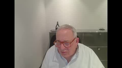 Snapshot of martin_1947 chatting on January 6, 2025, 8:28 pm martin_1947 online show from January 6, 2025, 8:28 pm