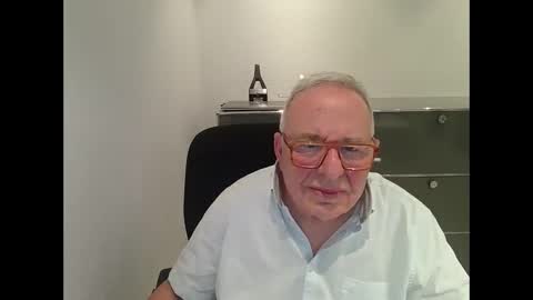 Snapshot of martin_1947 chatting on October 12, 2025, 7:24 pm martin_1947 online show from October 12, 2025, 7:24 pm