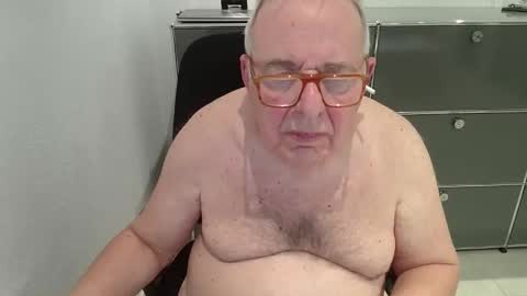 Snapshot of martin_1947 chatting on January 8, 2026, 12:24 am martin_1947 online show from January 8, 2026, 12:24 am