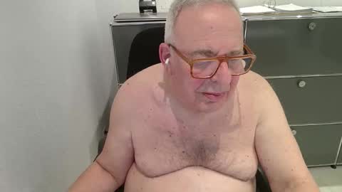 Snapshot of martin_1947 chatting on January 18, 2026, 12:25 am martin_1947 online show from January 18, 2026, 12:25 am