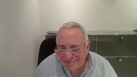 Snapshot of martin_1947 chatting on February 15, 2026, 8:49 pm martin_1947 online show from February 15, 2026, 8:49 pm