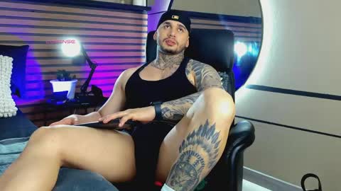 ONLYFANS Sotoandres   modelo independiente online show from April 13, 2026, 11:43 pm