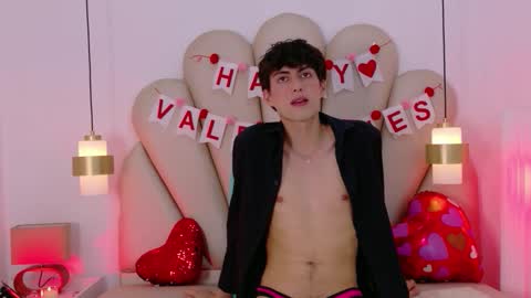 Snapshot of martin_williams_ chatting on February 14, 2026, 7:10 pm martin_williams_ online show from February 14, 2026, 7:10 pm