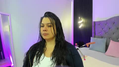   MARTINA   online show from December 3, 2025, 11:41 am