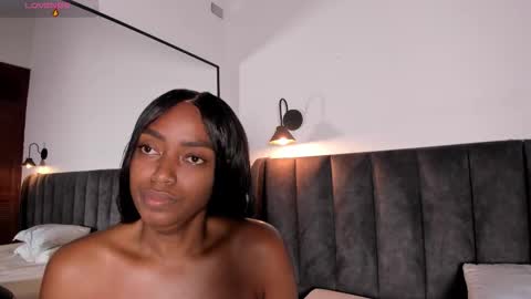 Snapshot of martina_jackson_ chatting on February 3, 2026, 2:53 am Laura online show from February 3, 2026, 2:53 am