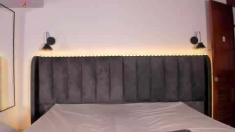 Snapshot of martina_jackson_ chatting on February 28, 2026, 7:37 pm Laura online show from February 28, 2026, 7:37 pm