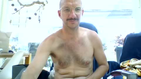 martinadam18 online show from June 19, 2026, 11:03 am