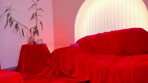 Snapshot of martinaduque_ chatting on April 29, 2026, 6:36 pm Nina online show from April 29, 2026, 6:36 pm