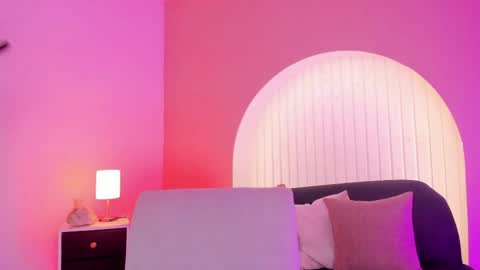 Snapshot of martinaduque_ chatting on May 21, 2026, 5:31 pm Nina online show from May 21, 2026, 5:31 pm