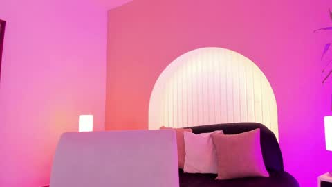 Snapshot of martinaduque_ chatting on May 25, 2026, 7:09 pm Nina online show from May 25, 2026, 7:09 pm