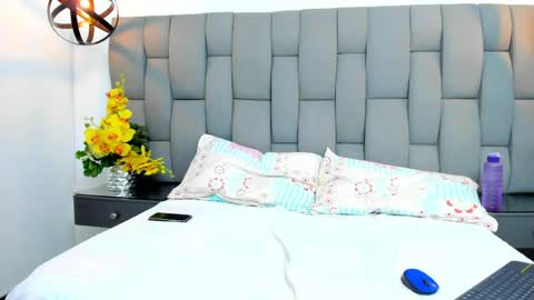 martinaortiz online show from April 1, 2026, 1:41 pm