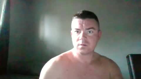 Snapshot of martinczech2025 chatting on October 17, 2025, 3:47 pm martinczech2025 online show from October 17, 2025, 3:47 pm
