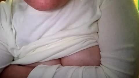 Snapshot of martinhopetaylor chatting on April 28, 2026, 5:01 am martinhopetaylor online show from April 28, 2026, 5:01 am