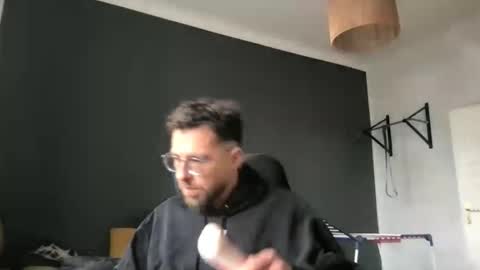 martinmagic467659 online show from December 14, 2025, 11:15 am