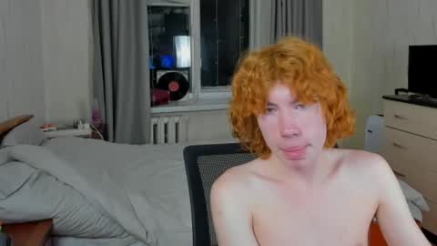 martintw_17 online show from May 18, 2026, 5:41 pm