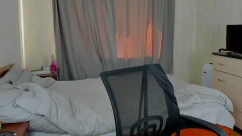 martintw_17 online show from May 19, 2026, 5:03 am