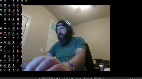 Snapshot of martlz chatting on October 8, 2025, 5:10 pm Martlz online show from October 8, 2025, 5:10 pm