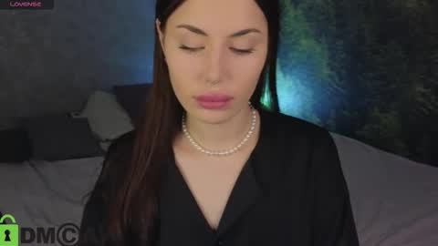 Snapshot of mary___walker chatting on December 15, 2025, 1:10 am Mary GMT 3 Mon Tue Wed Thu Fri 0300am - 0900am online show from December 15, 2025, 1:10 am