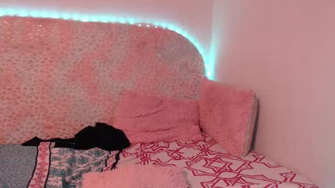 Snapshot of mary_creaamy chatting on January 27, 2025, 8:18 am mary_creaamy online show from January 27, 2025, 8:18 am
